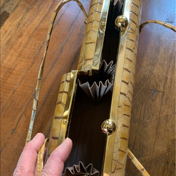 Purse - Picture 3 of 8